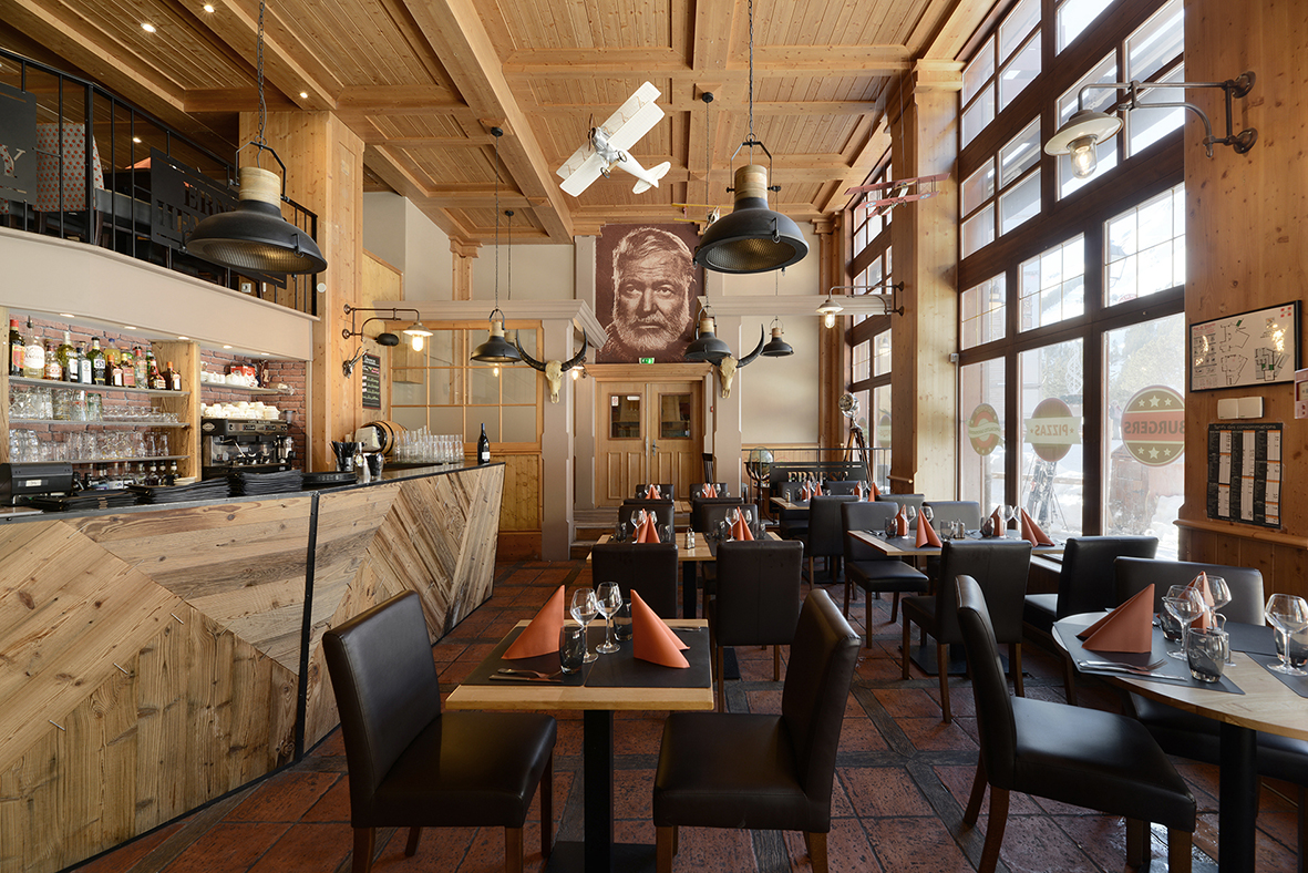 L'Hemingway's - Arc 1950